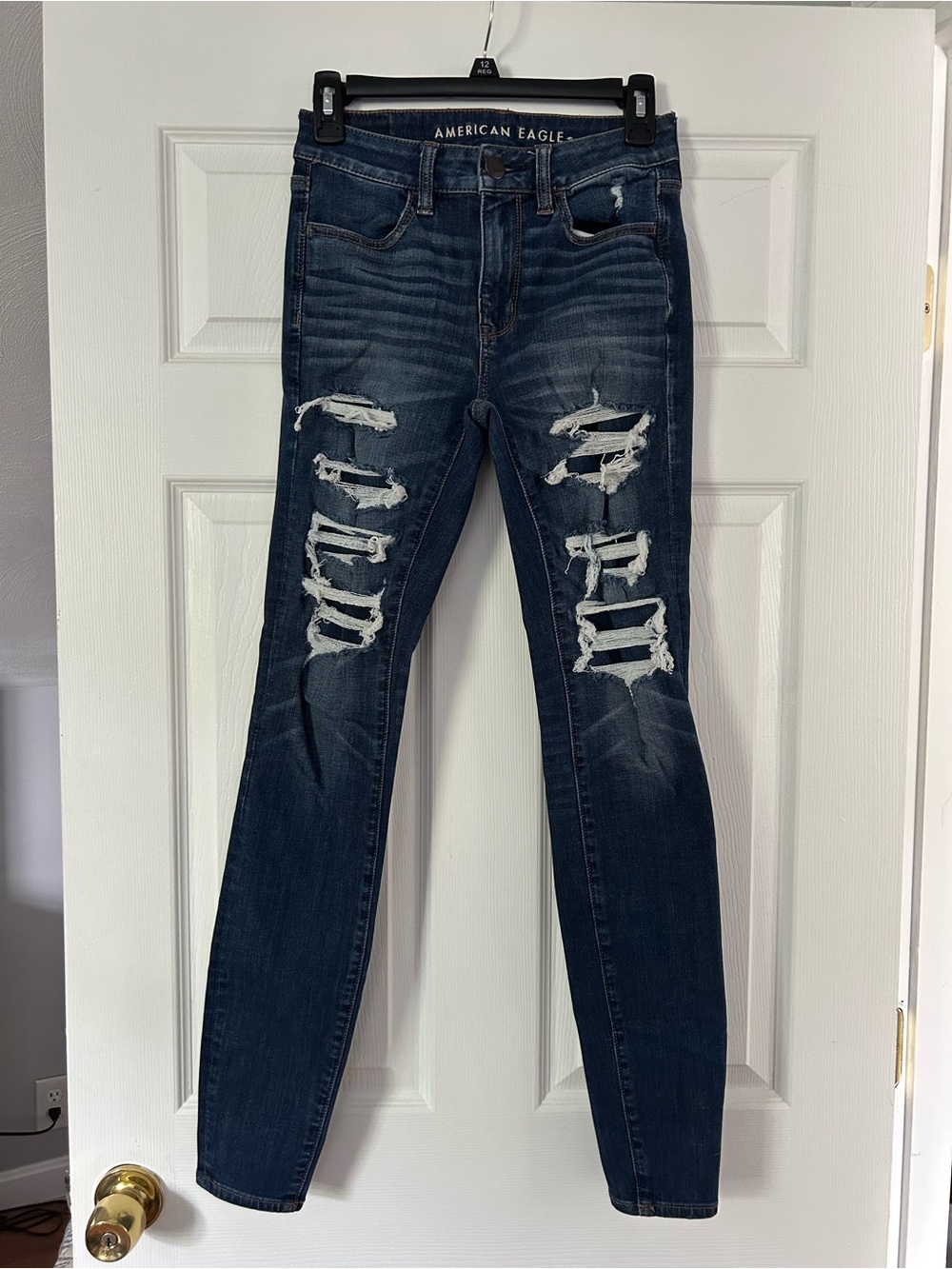 American Eagle Size 2 Long Dark Blue Ripped Skinny Jeans